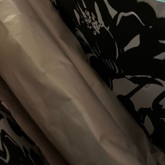 Trina Turk Handbag - Picture 4 of 5